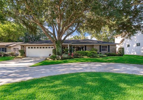 Photo of 2810 Overlake Avenue, Orlando, FL 32806 (MLS # O6406039)