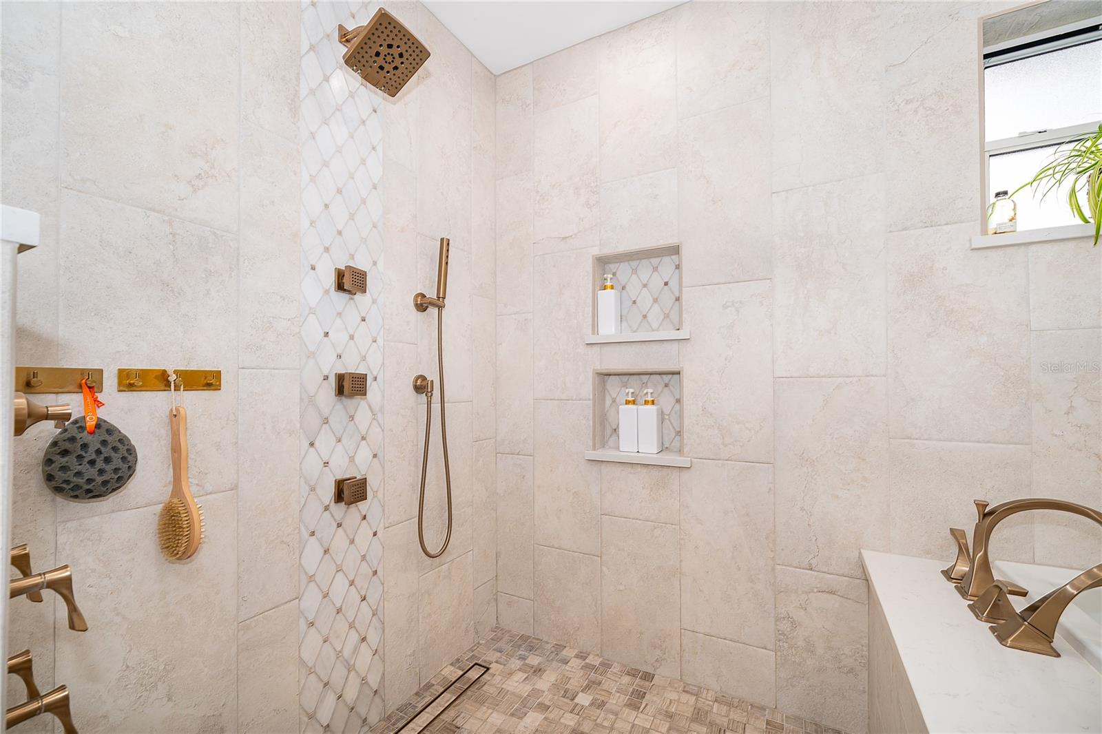 WATERFRONT ESTATES 3RD ADD - Residential