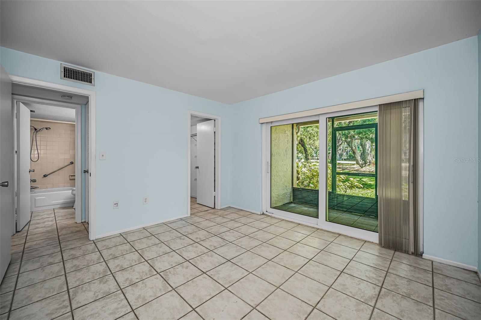 PATRICIAN OAKS - Residential