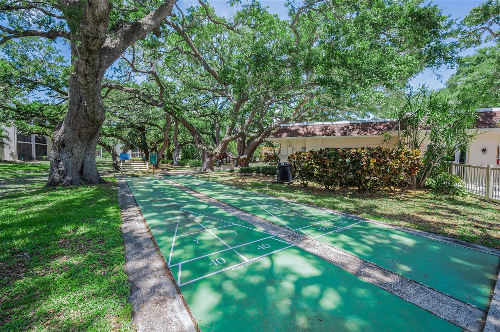 PATRICIAN OAKS - Residential