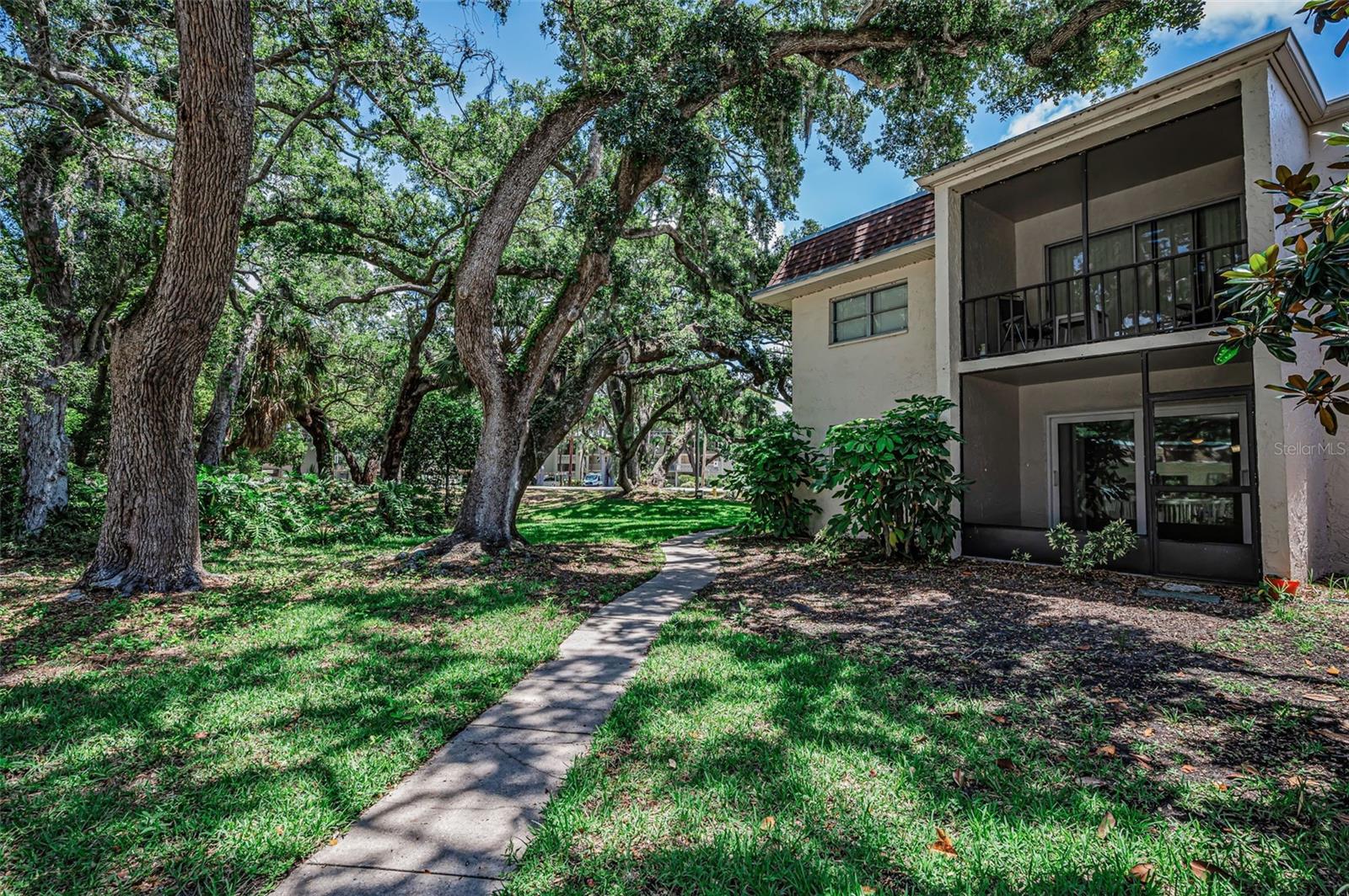 PATRICIAN OAKS - Residential