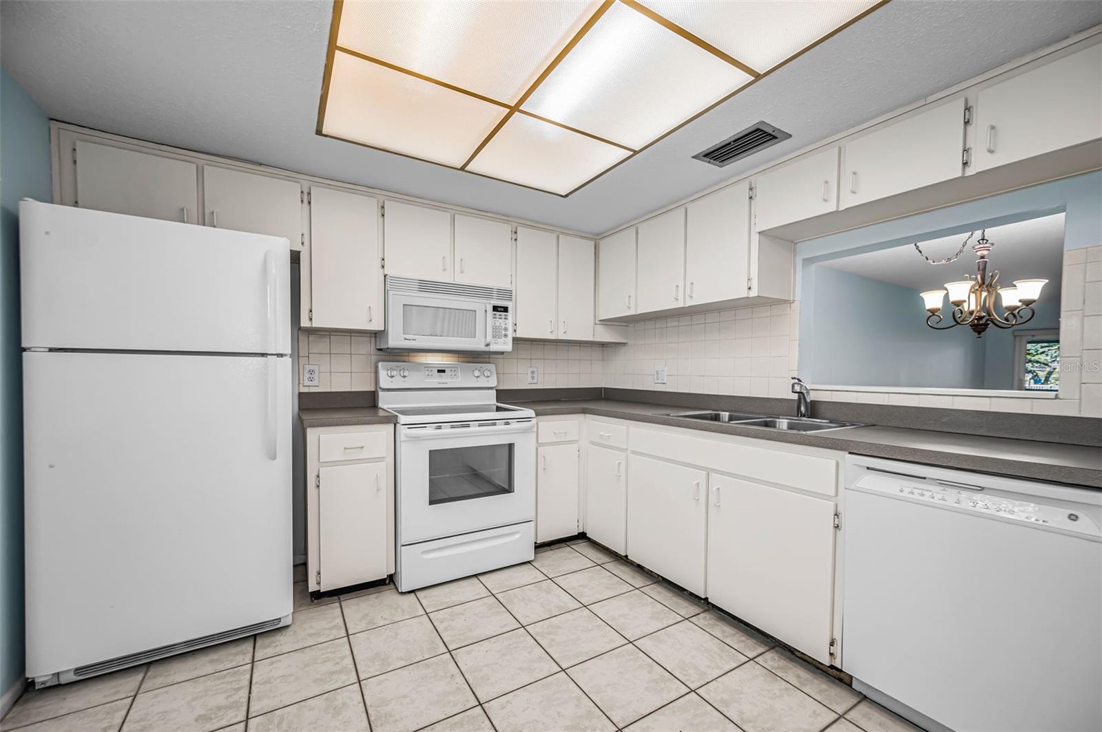 PATRICIAN OAKS - Residential