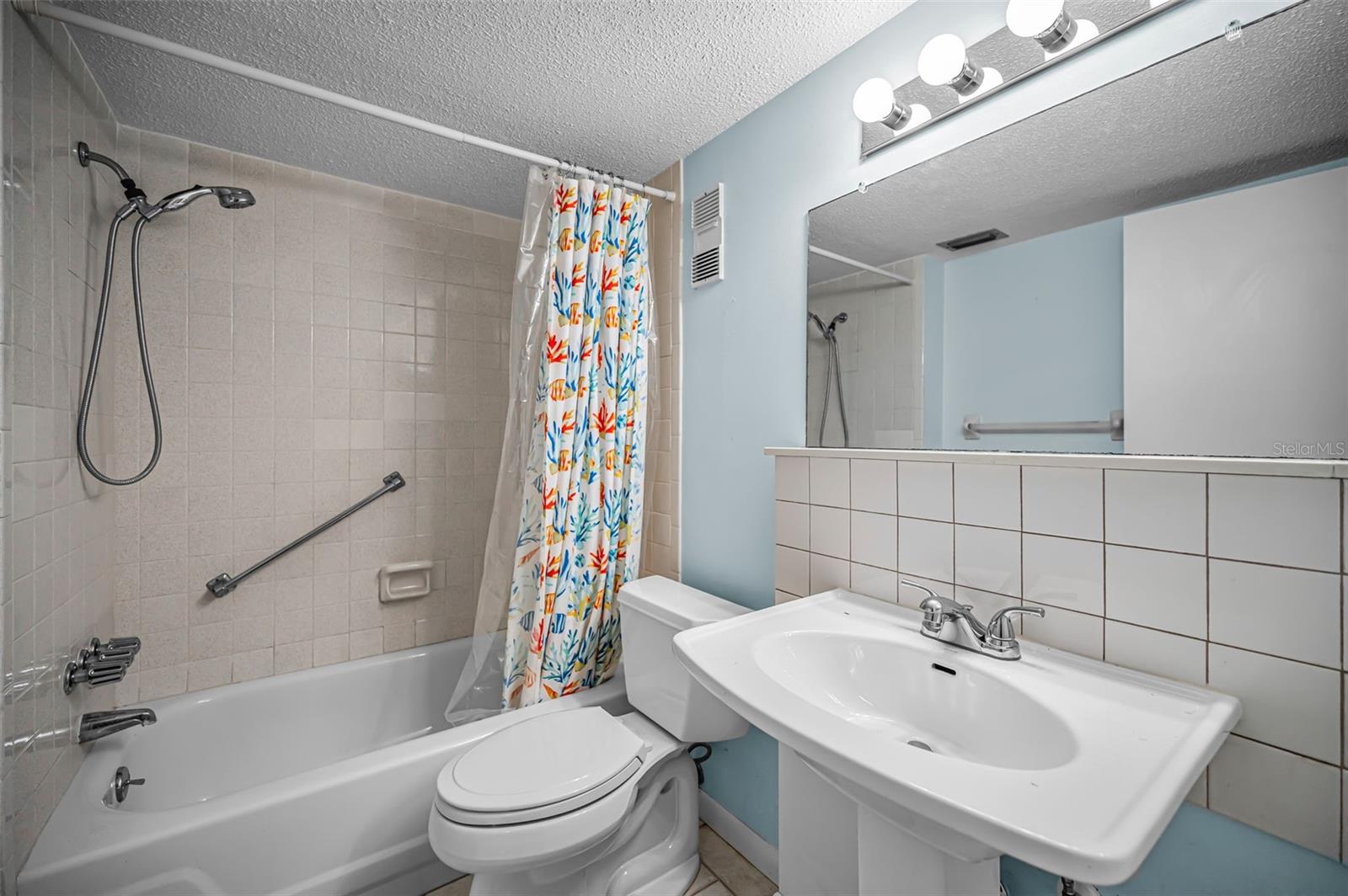 PATRICIAN OAKS - Residential