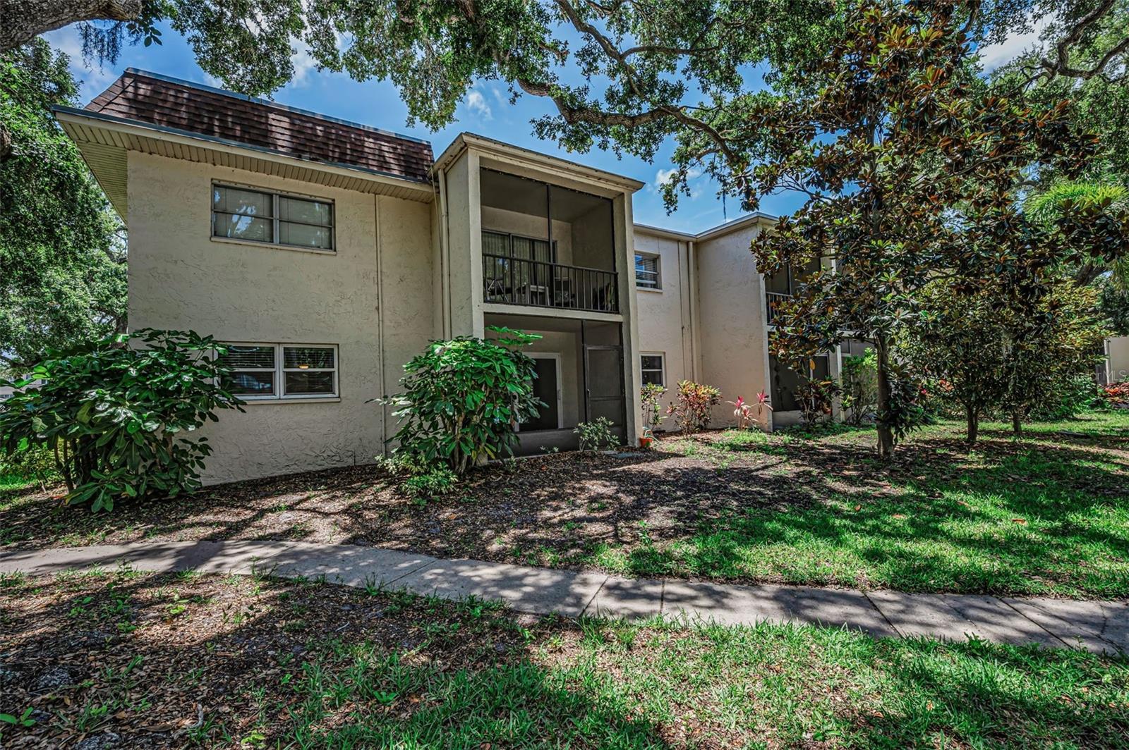 PATRICIAN OAKS - Residential