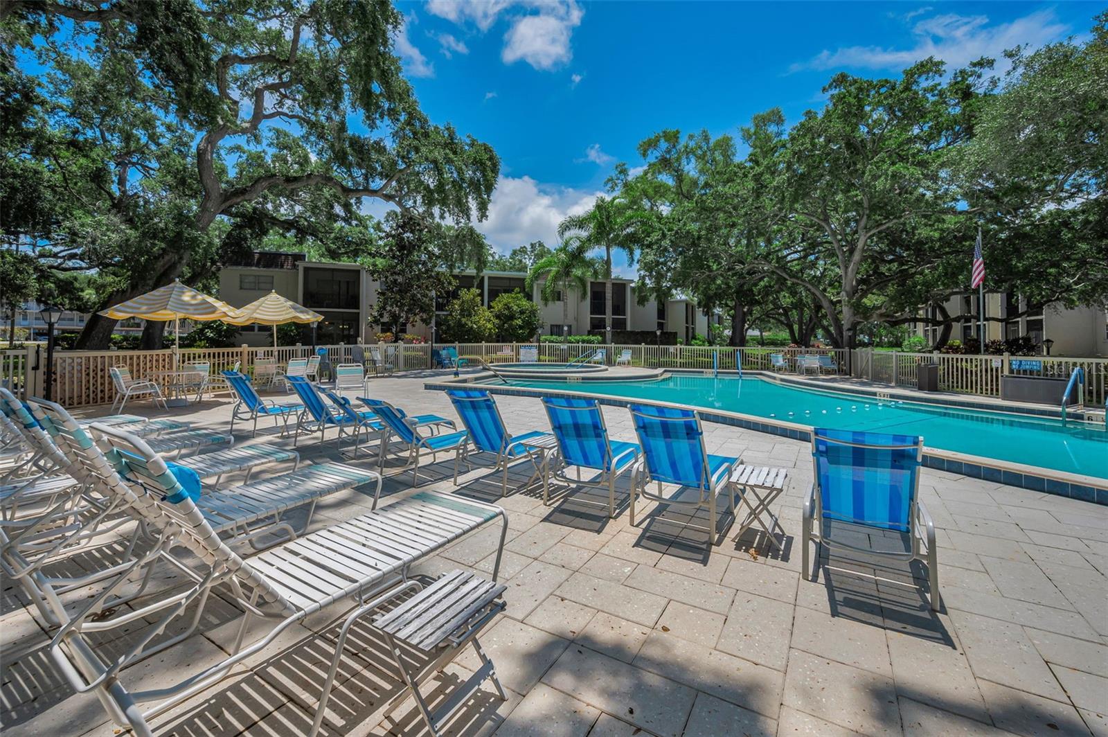 PATRICIAN OAKS - Residential
