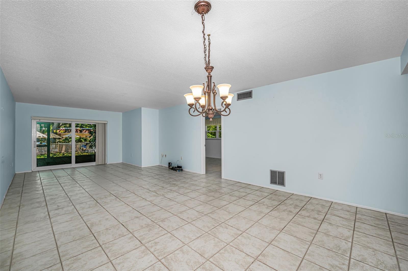 PATRICIAN OAKS - Residential