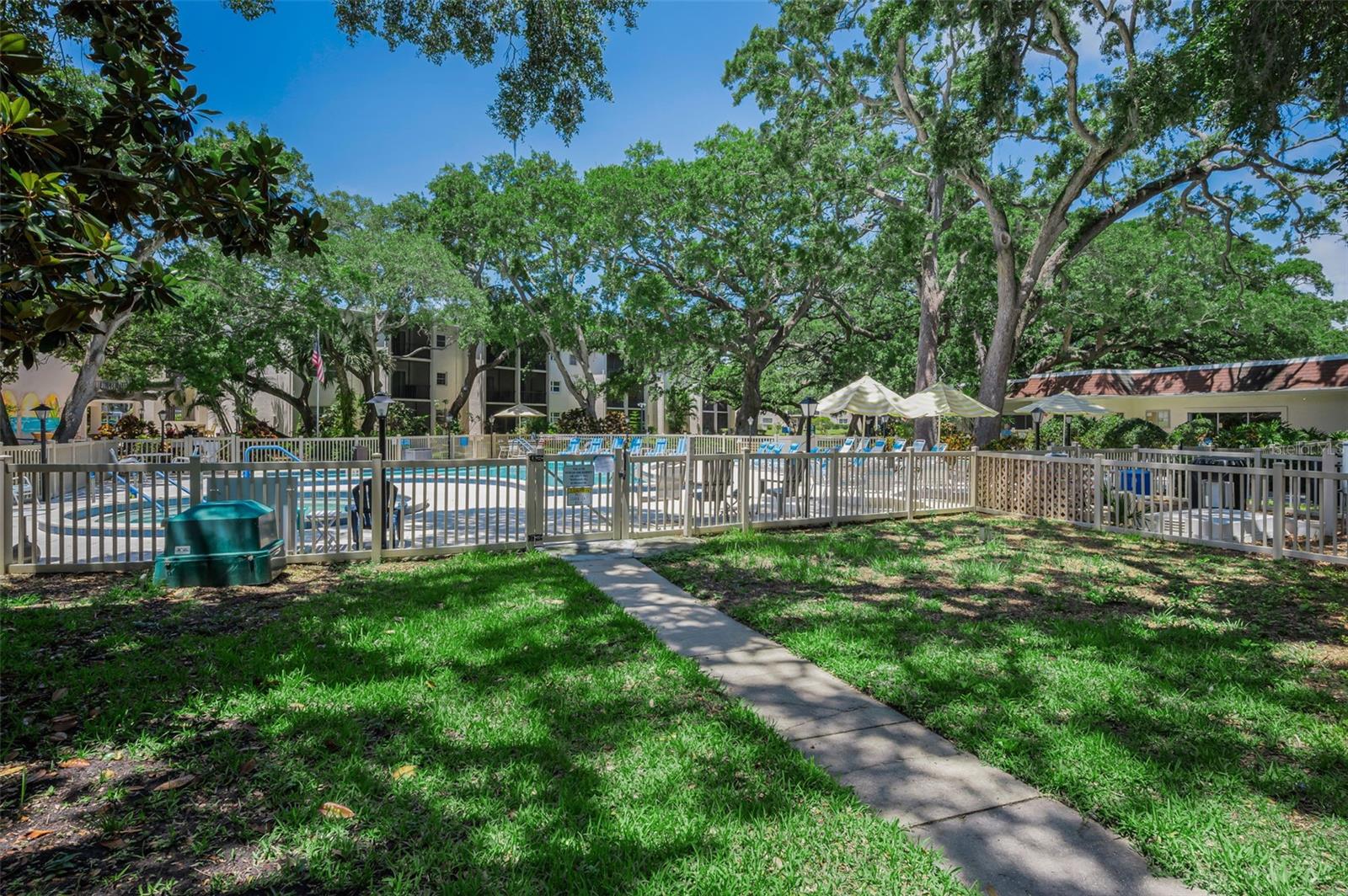 PATRICIAN OAKS - Residential