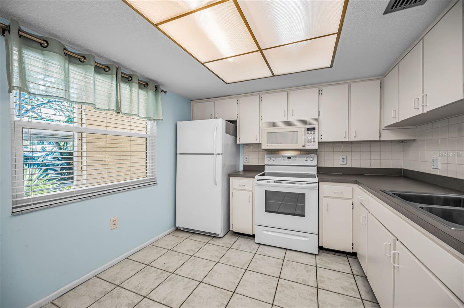 PATRICIAN OAKS - Residential