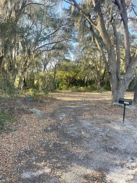 Tiny photo for 39725 Clay Avenue N, Lady Lake, FL 32159 (MLS # OM719027)
