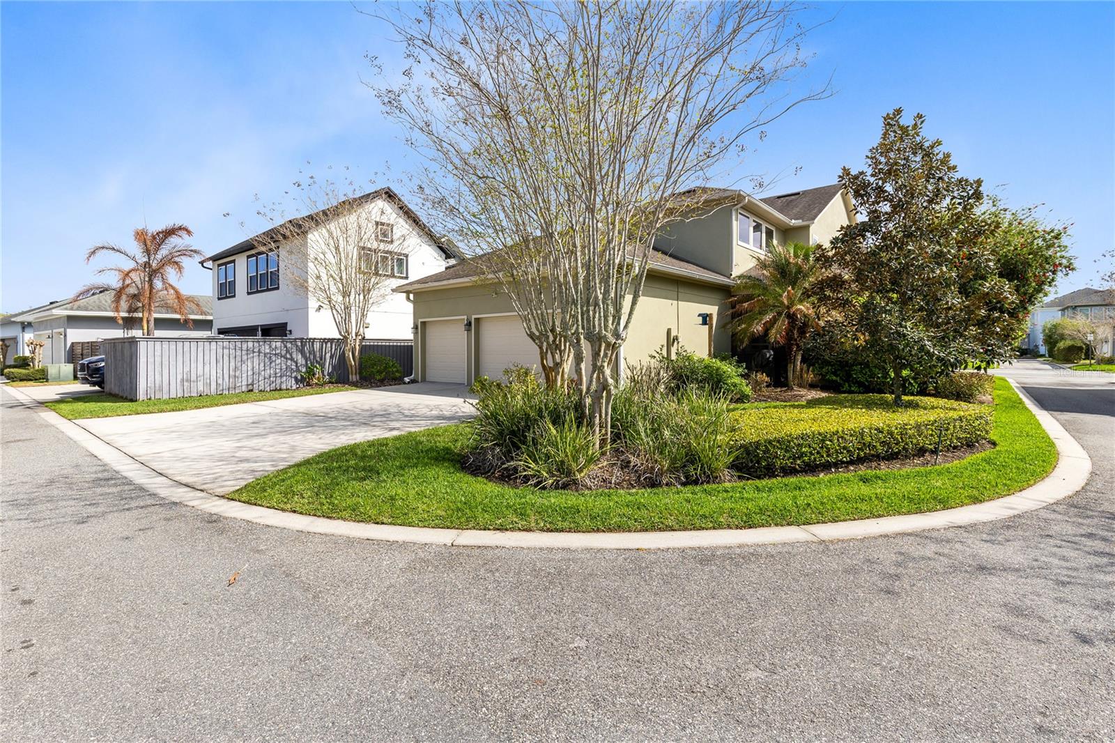 LAUREATE PARK - Residential