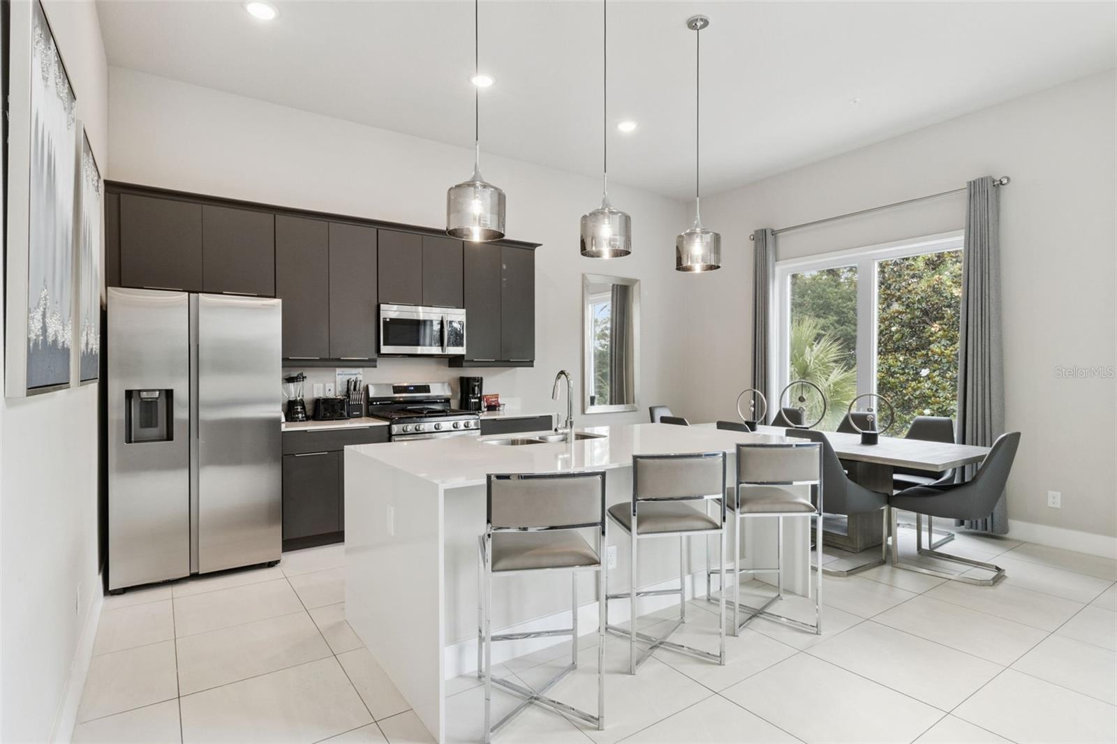 REUNION - Residential