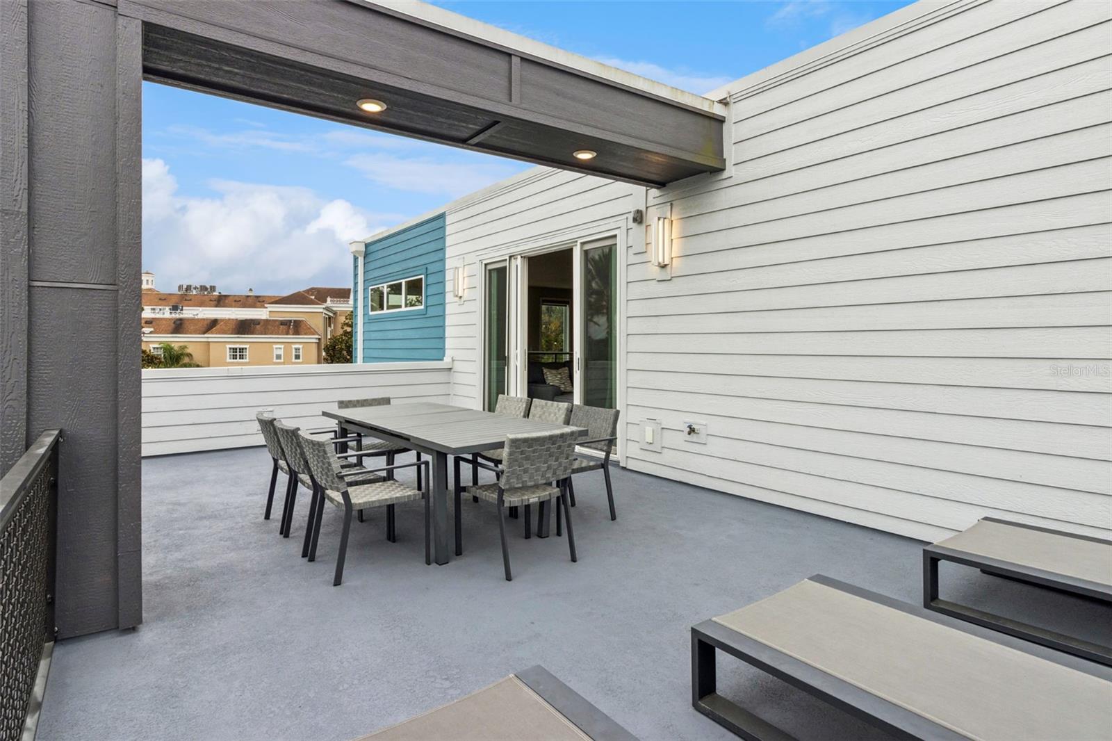 REUNION - Residential