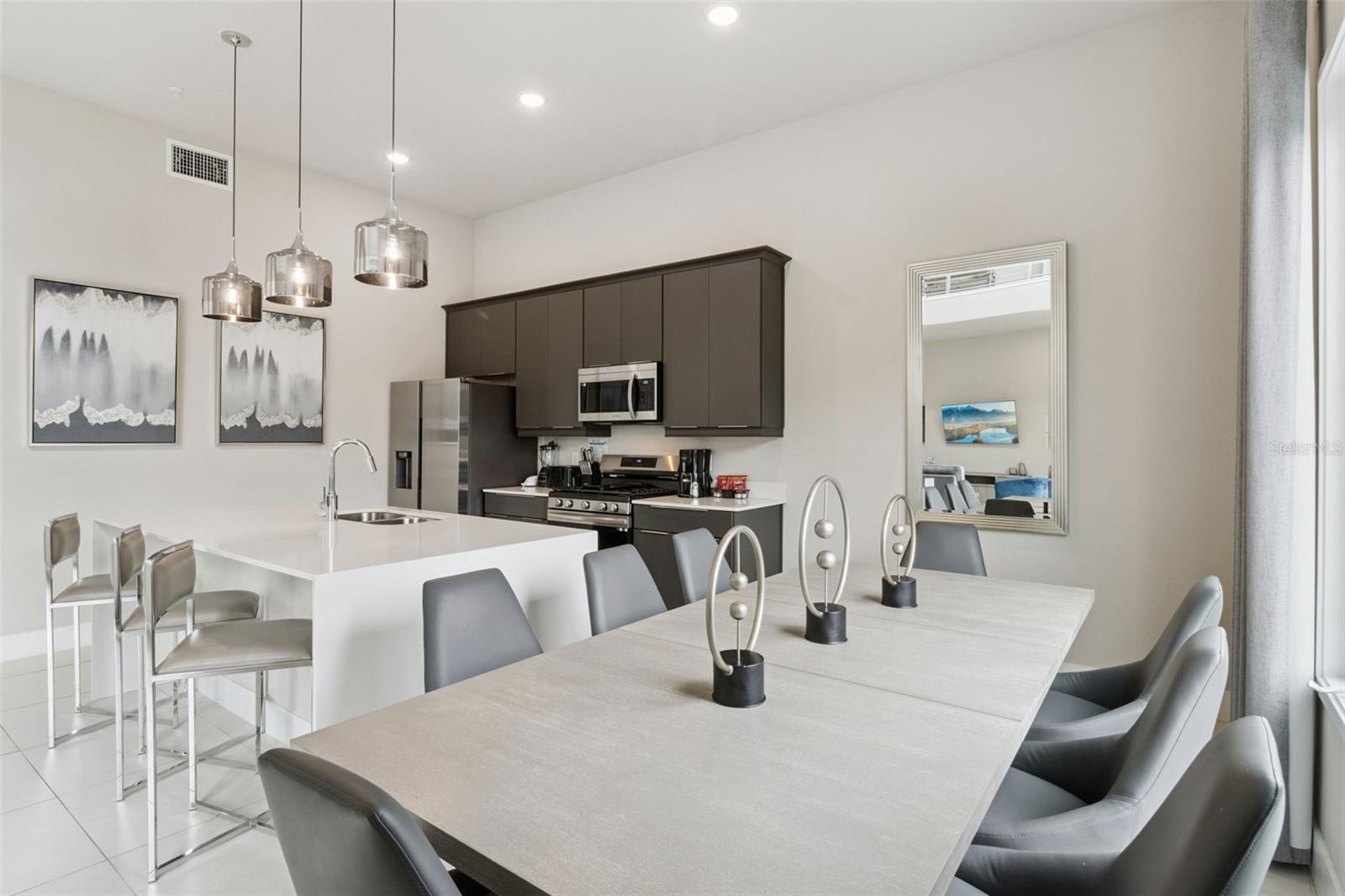 REUNION - Residential