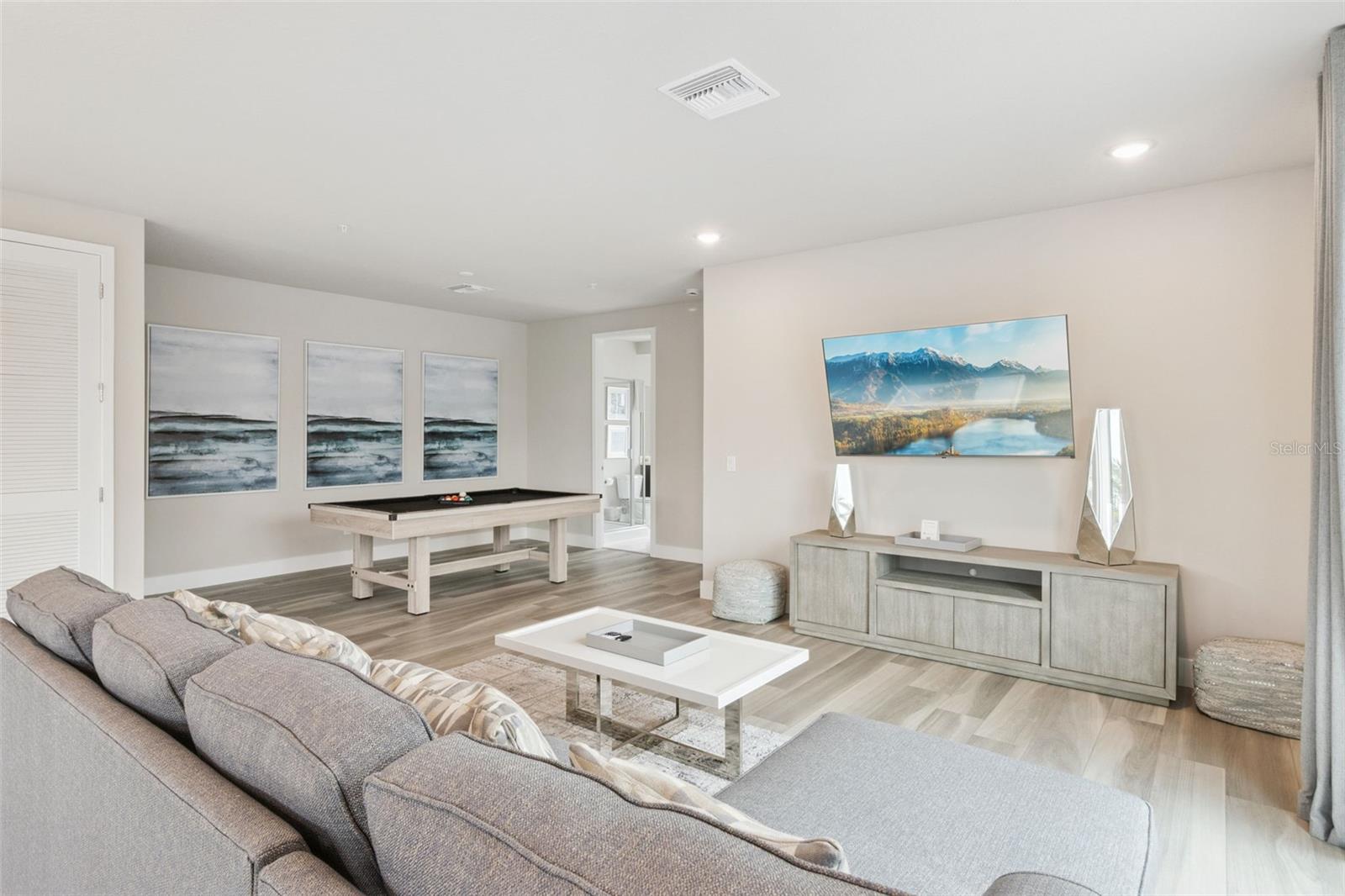 REUNION - Residential