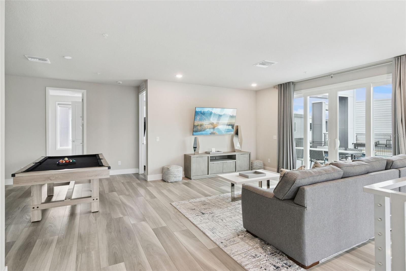 REUNION - Residential