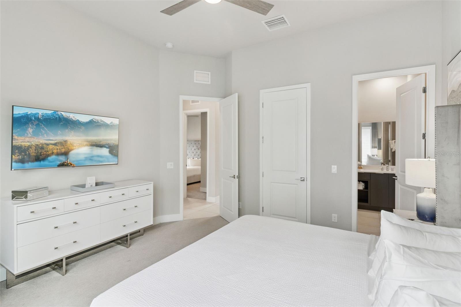 REUNION - Residential