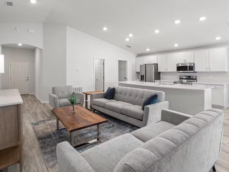 3167 LAUREL OAK LANE
