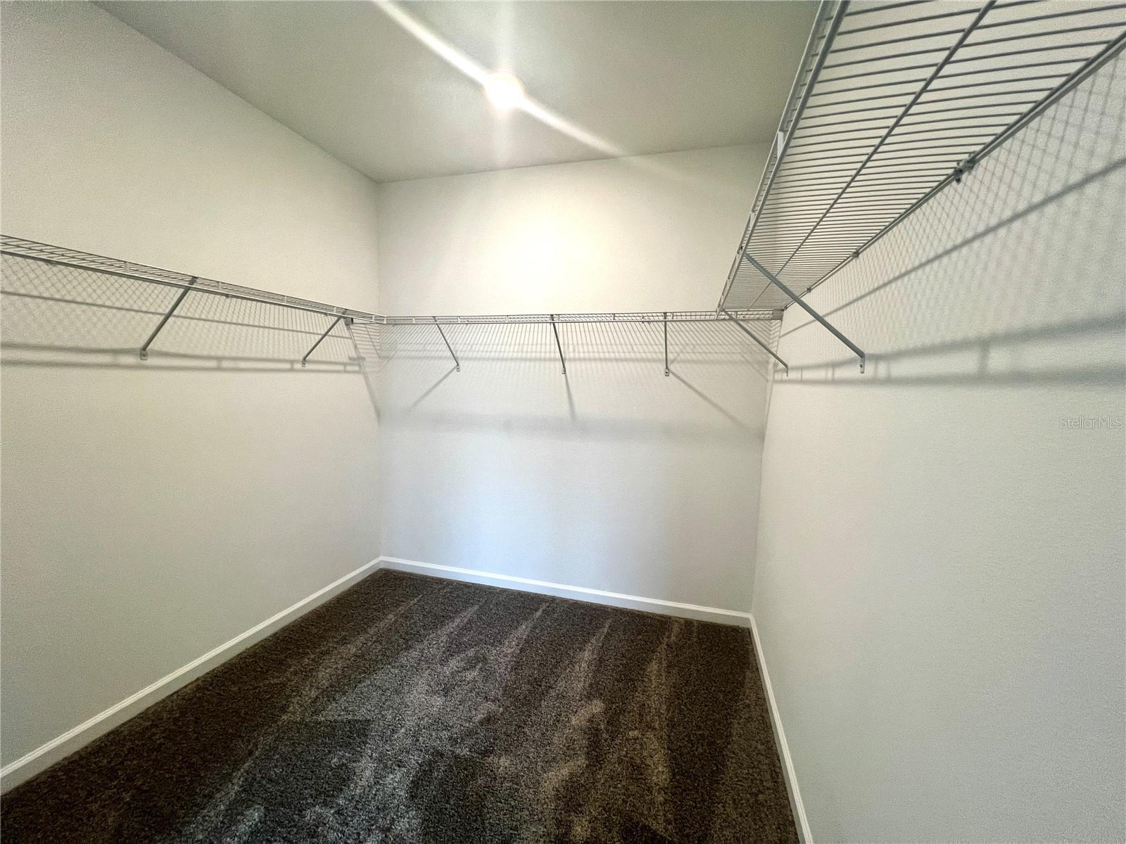 CHATEAU/ASTONIA - Residential Lease