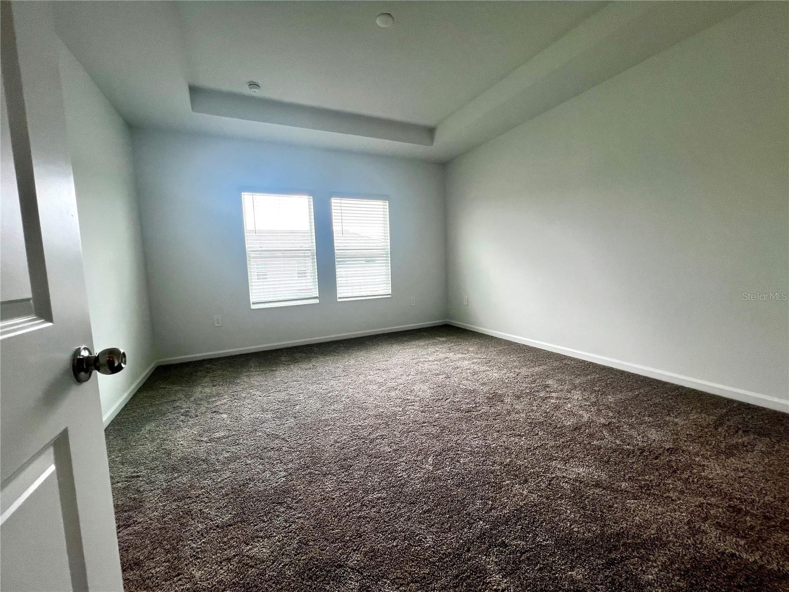 CHATEAU/ASTONIA - Residential Lease