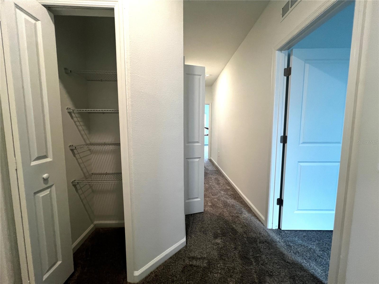 CHATEAU/ASTONIA - Residential Lease