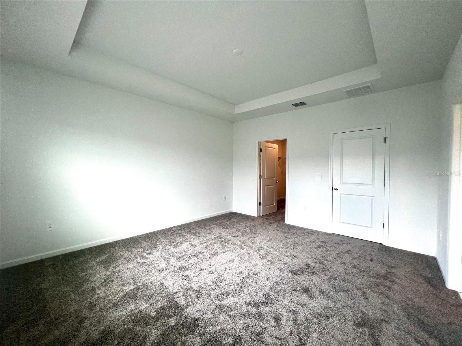 CHATEAU/ASTONIA - Residential Lease