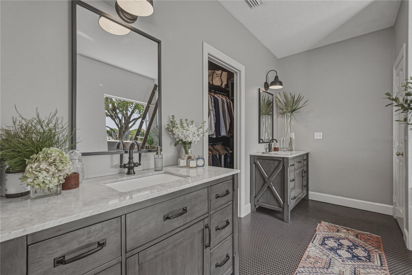 MISSION VALLEY ESTATES - Residential