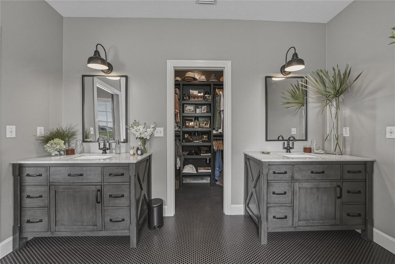 MISSION VALLEY ESTATES - Residential