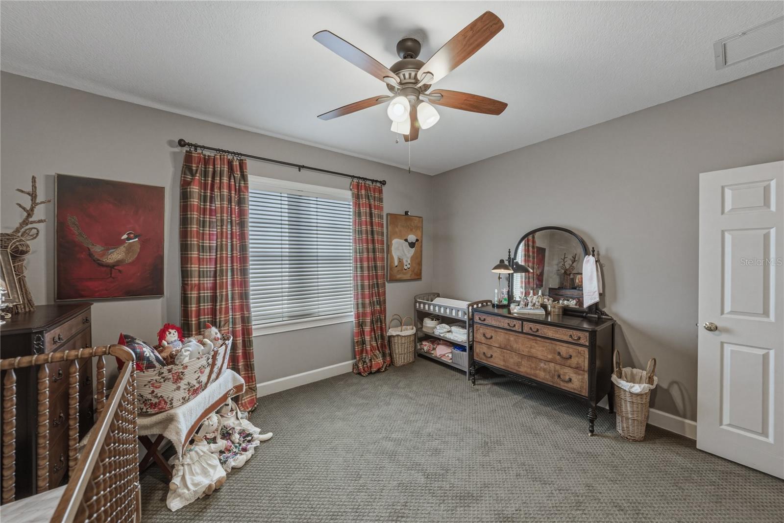 MISSION VALLEY ESTATES - Residential