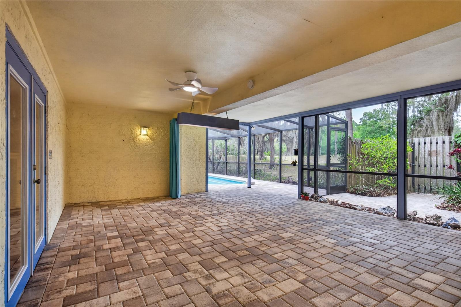 TEMPLE TERRACE RIVERSIDE SUBDI - Residential