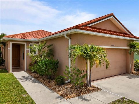Photo of 13180 SW Pembroke Circle N, Lake Suzy, FL 34269 (MLS # A4652056) Photo of 13180 SW Pembroke Circle N, Lake Suzy, FL 34269 (MLS # A4652056)