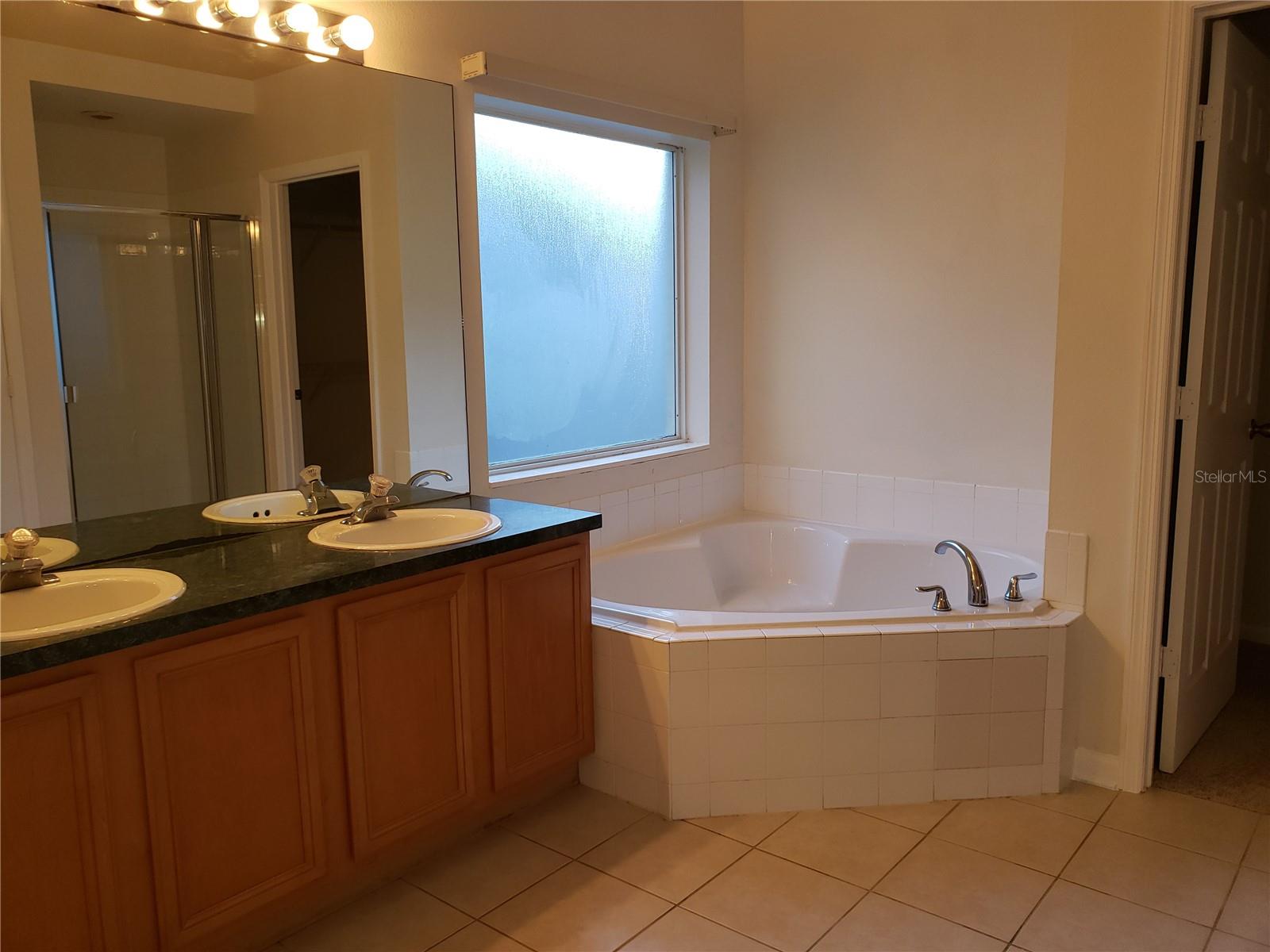 HUNTINGTON POINTE PH 1 - Residential Lease