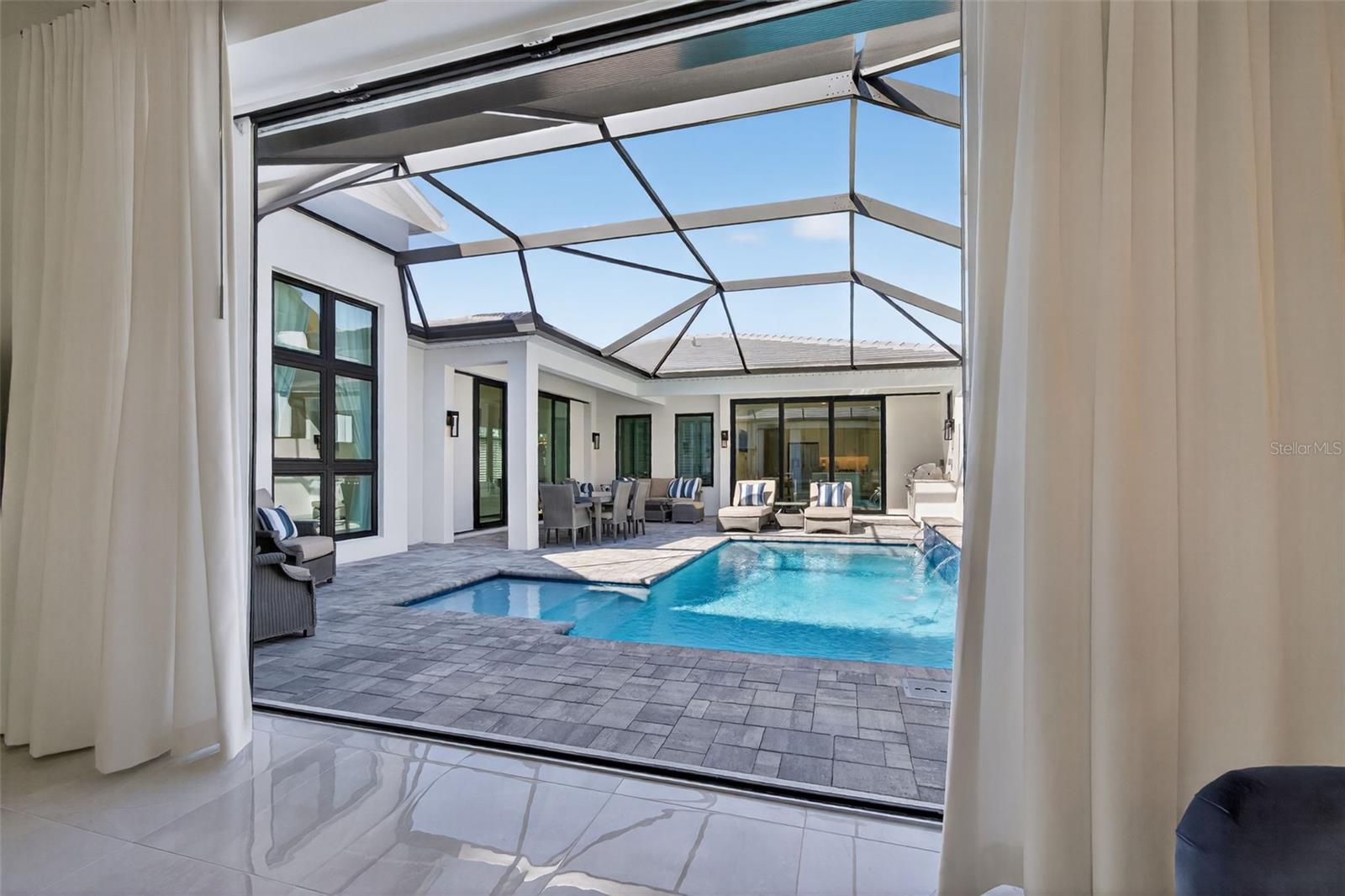 AQUA LAGOON - Residential