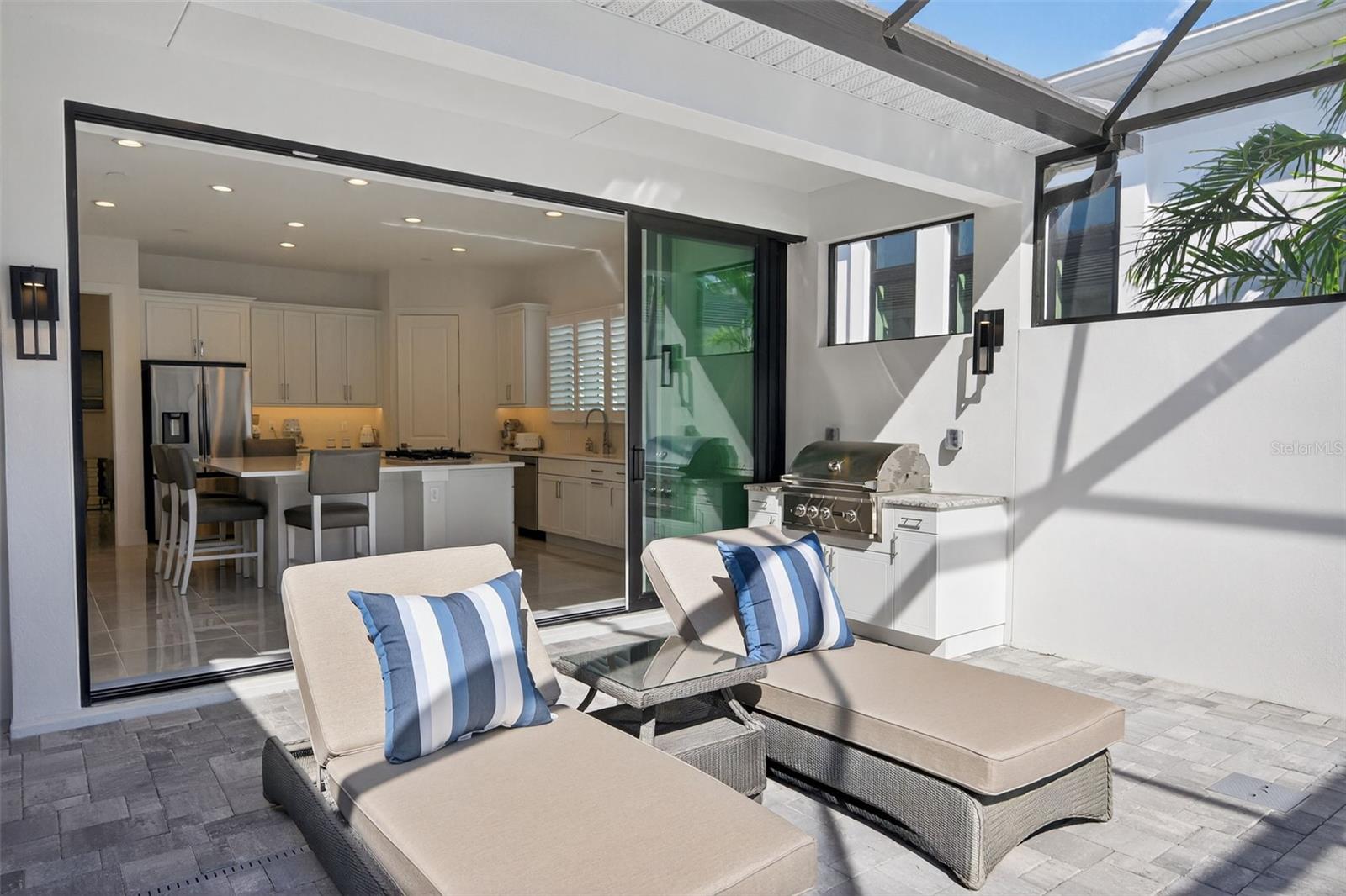 AQUA LAGOON - Residential