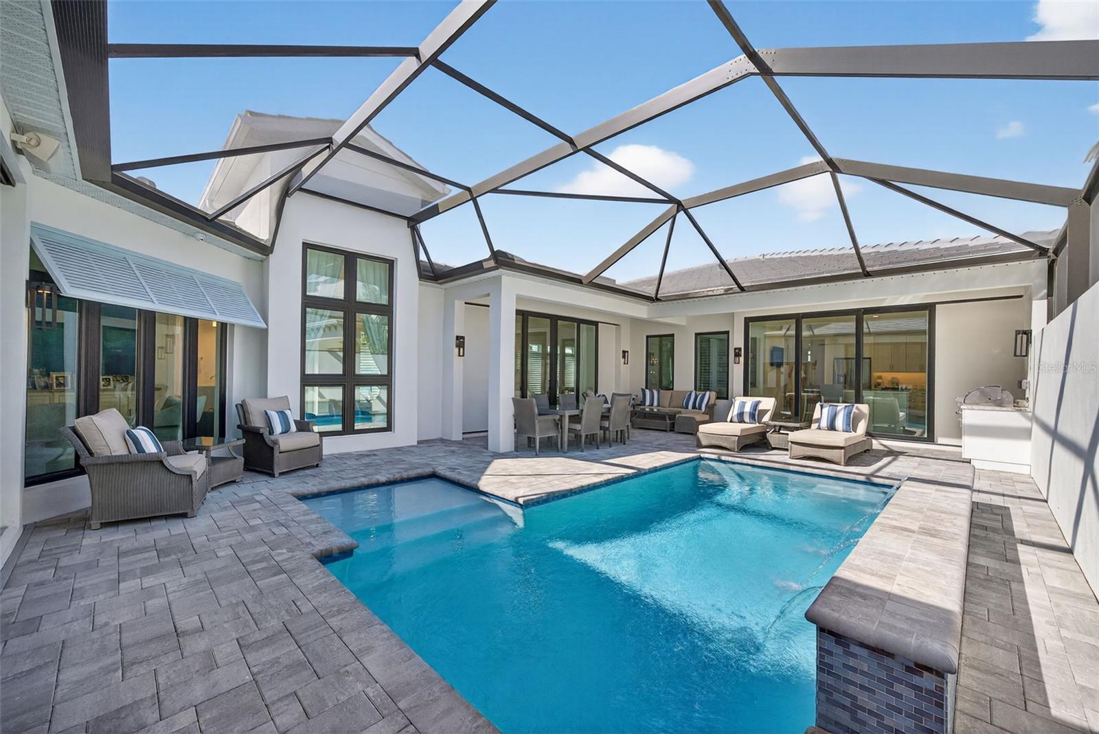 AQUA LAGOON - Residential
