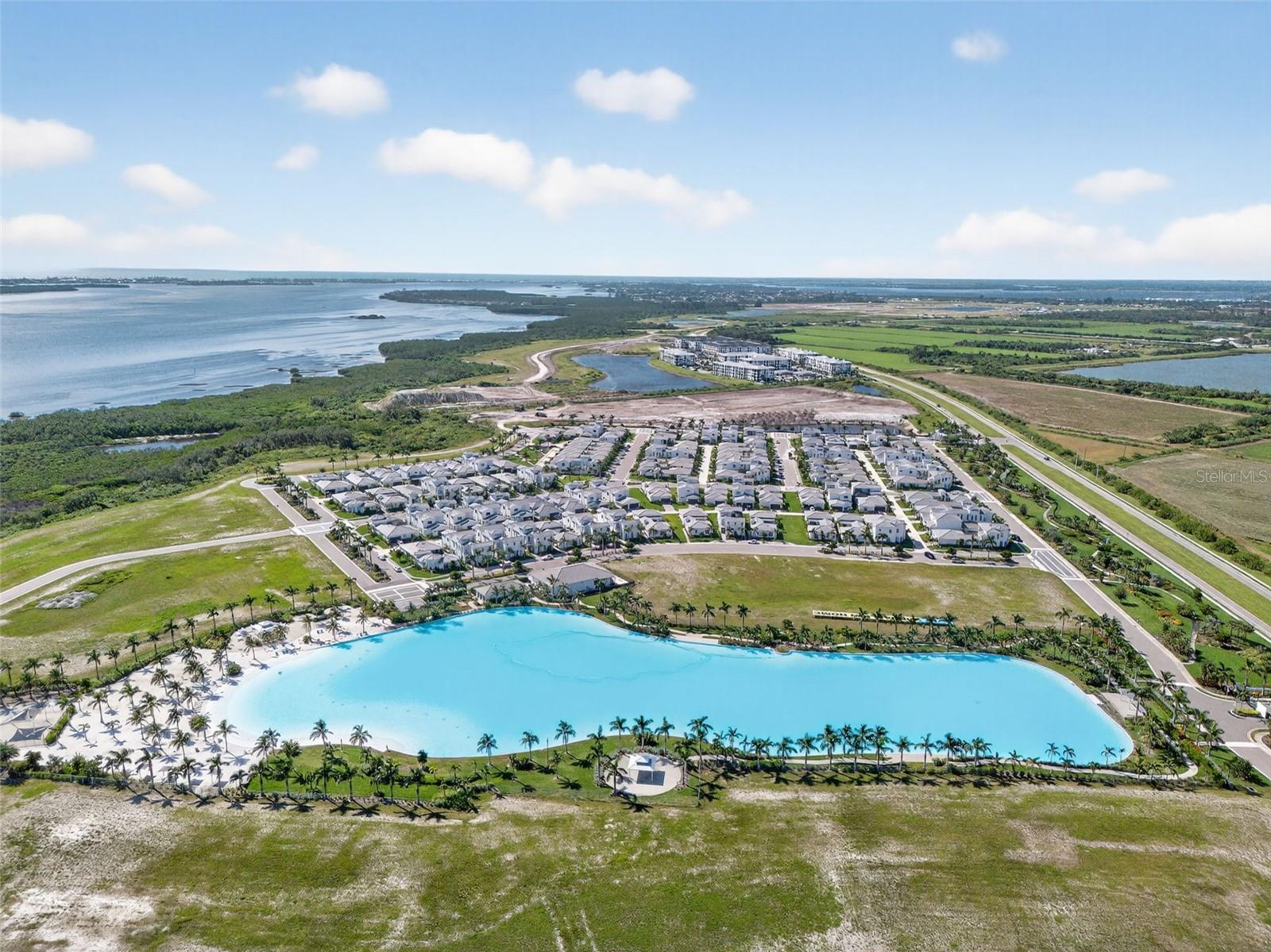 AQUA LAGOON - Residential
