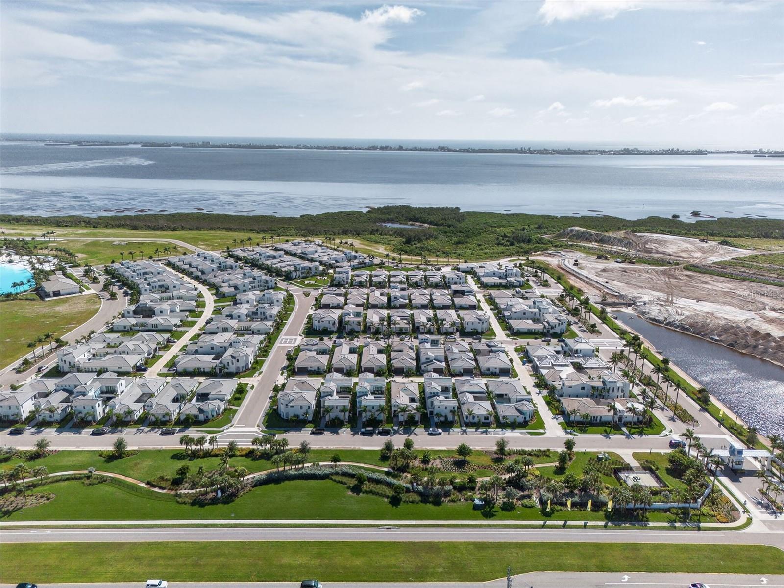 AQUA LAGOON - Residential