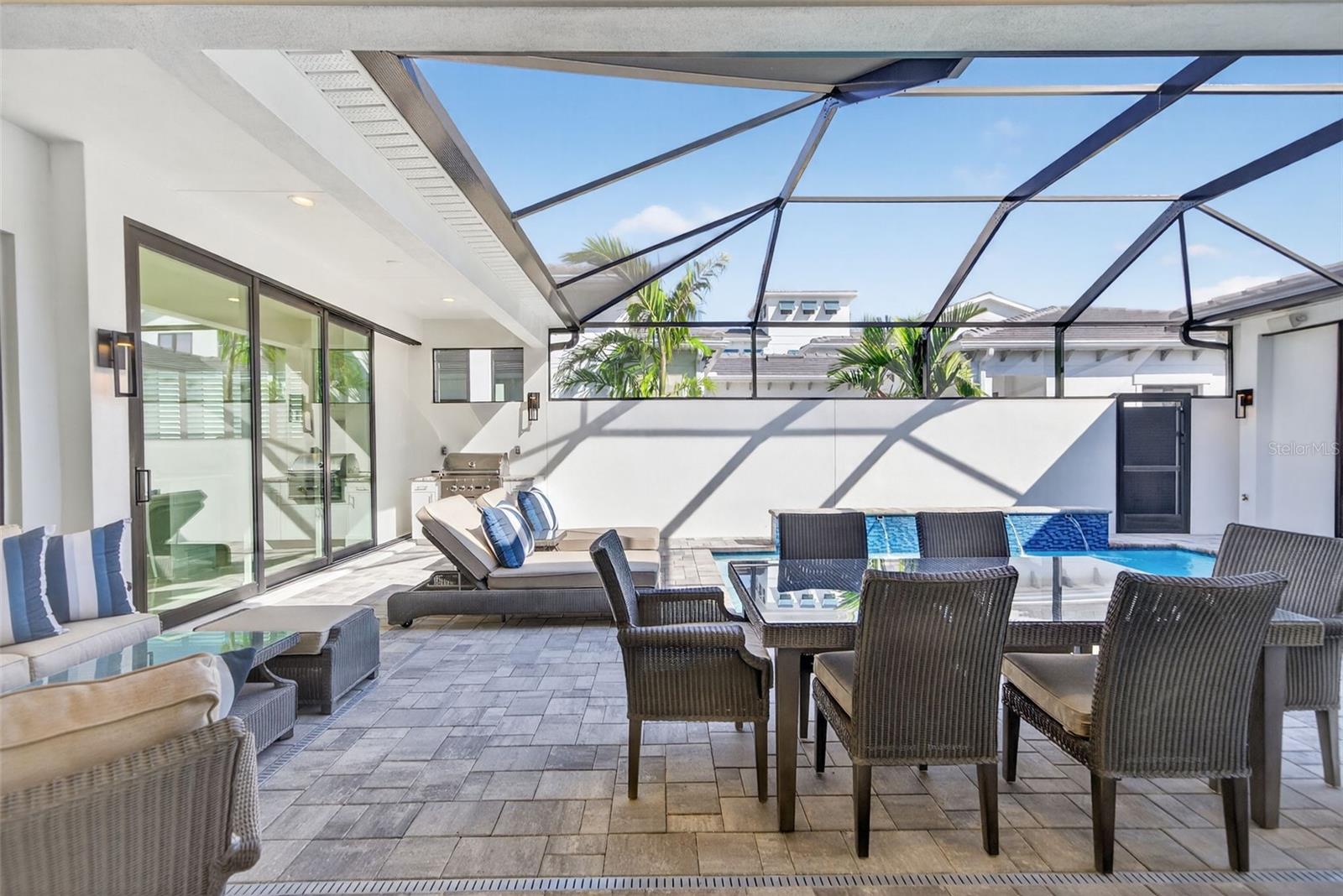 AQUA LAGOON - Residential