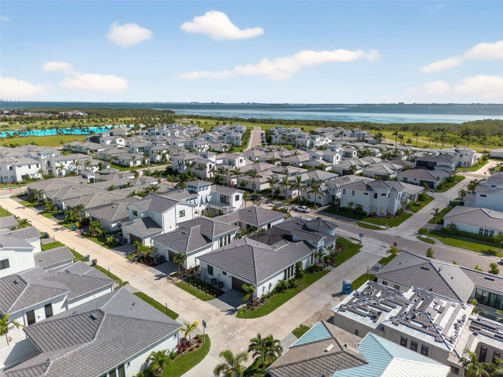 AQUA LAGOON - Residential