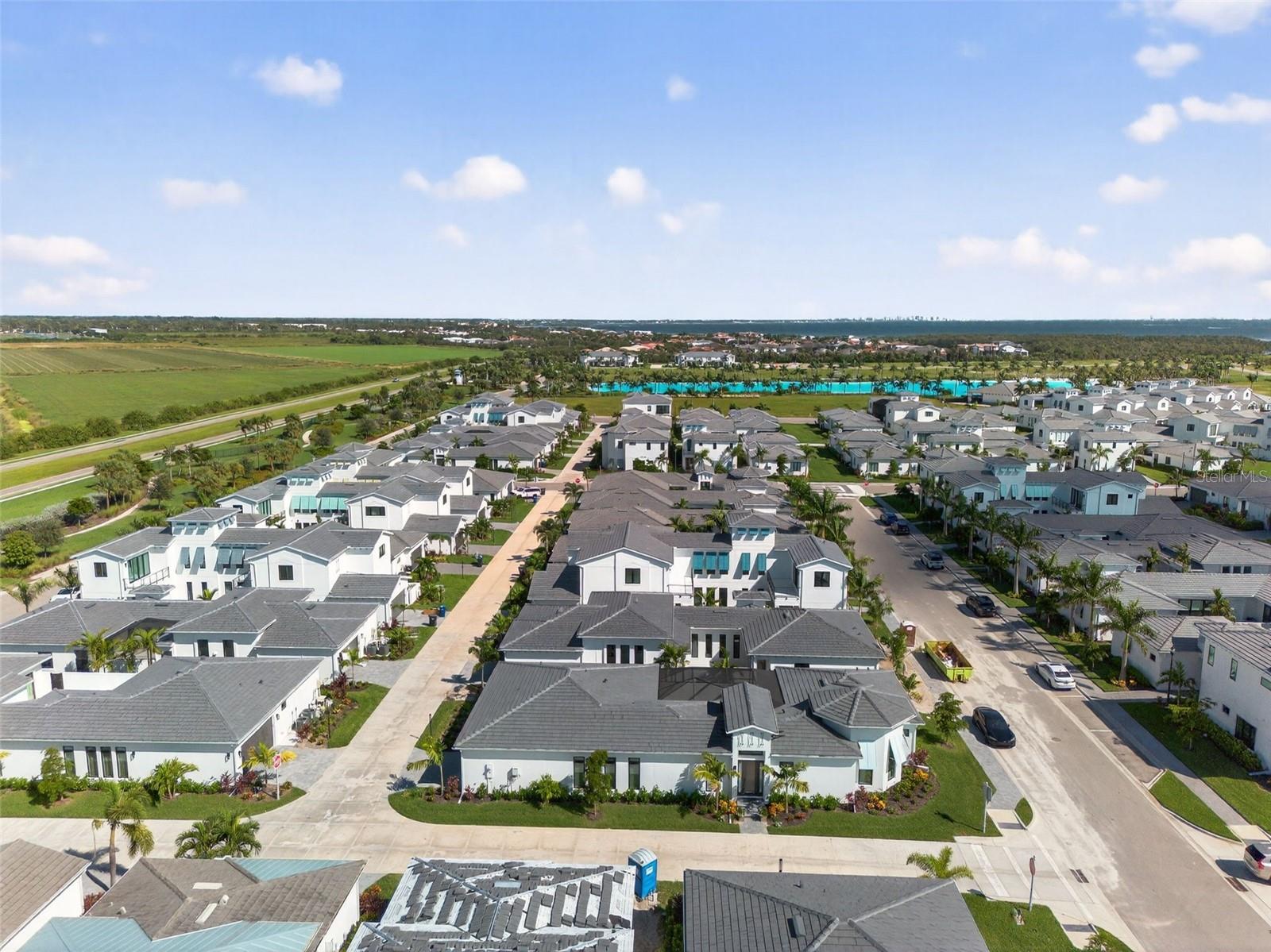 AQUA LAGOON - Residential