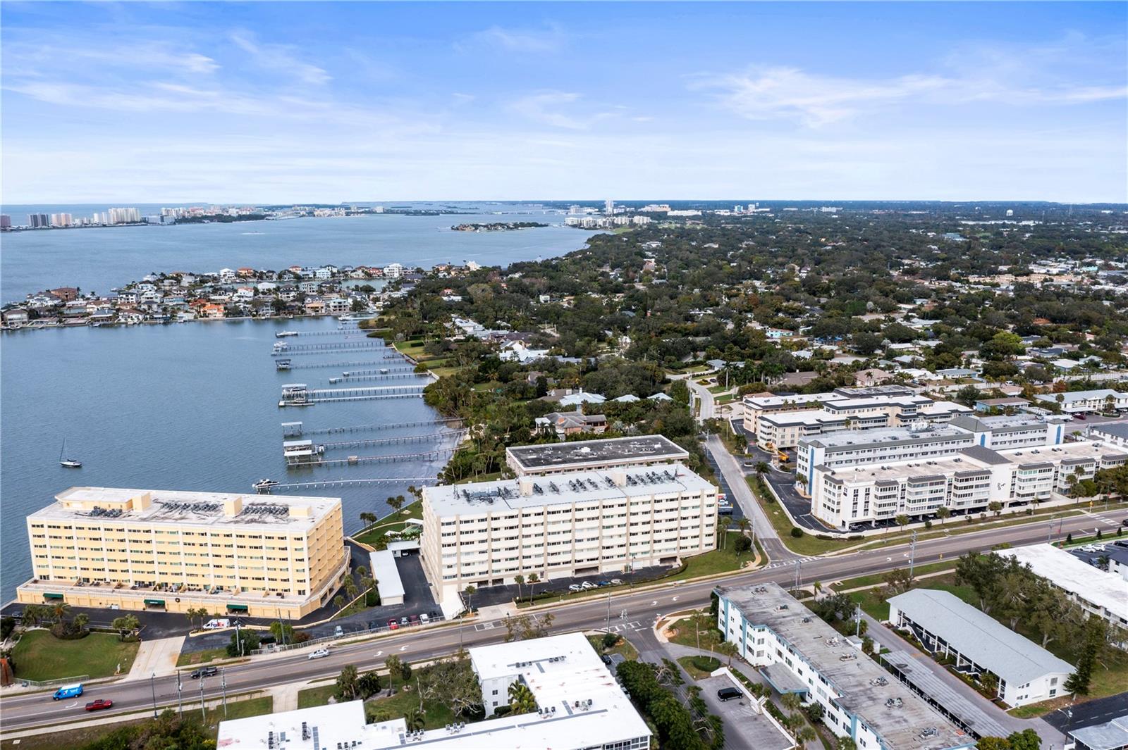 HARBOUR CLUB CONDO 2 - Residential