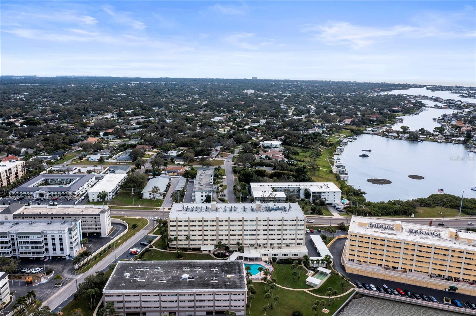 HARBOUR CLUB CONDO 2 - Residential