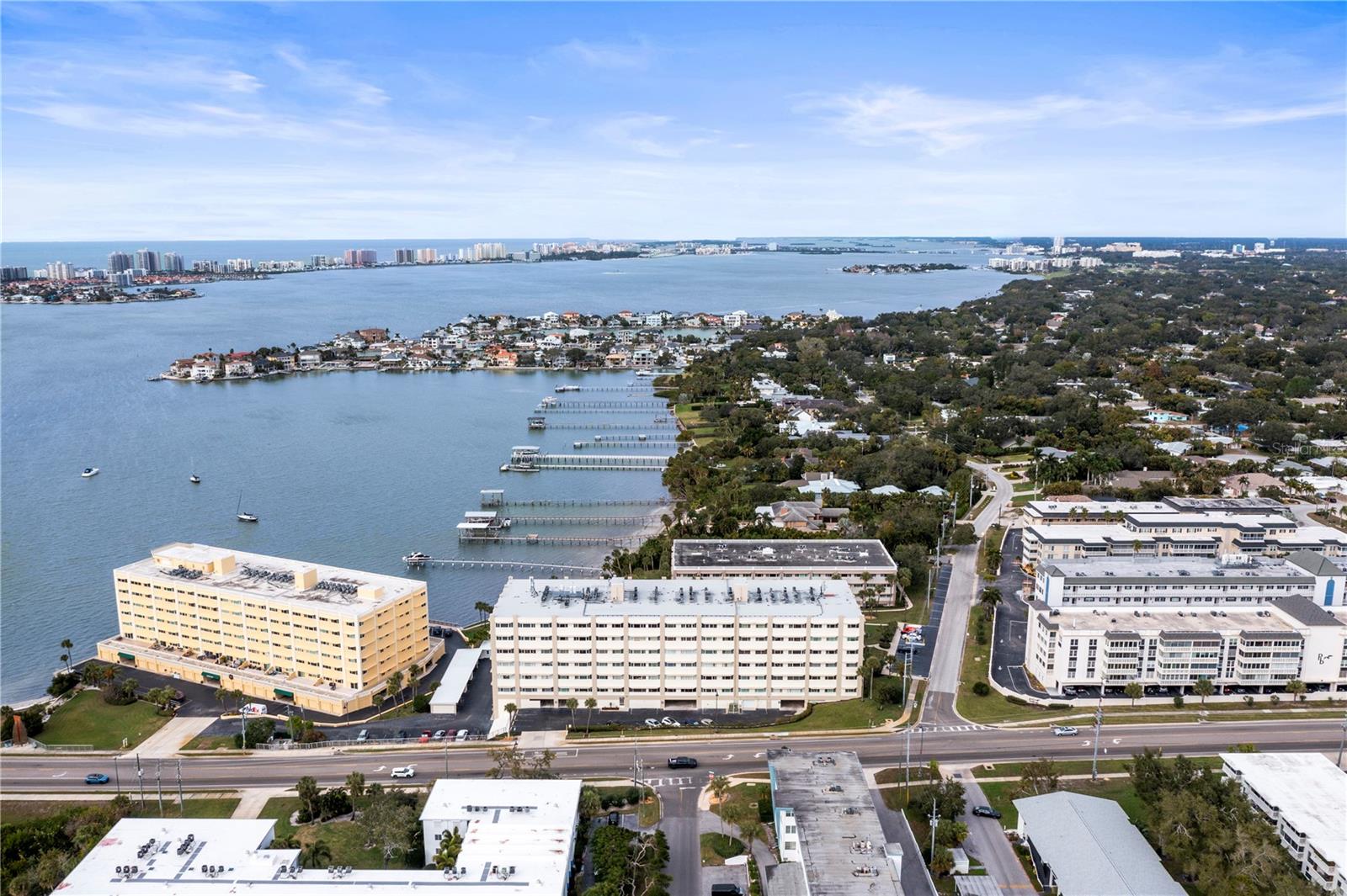 HARBOUR CLUB CONDO 2 - Residential