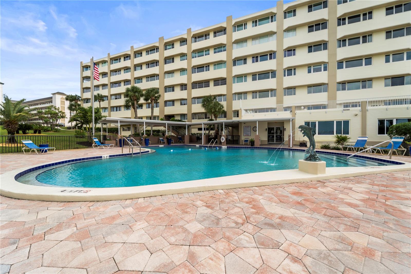 HARBOUR CLUB CONDO 2 - Residential