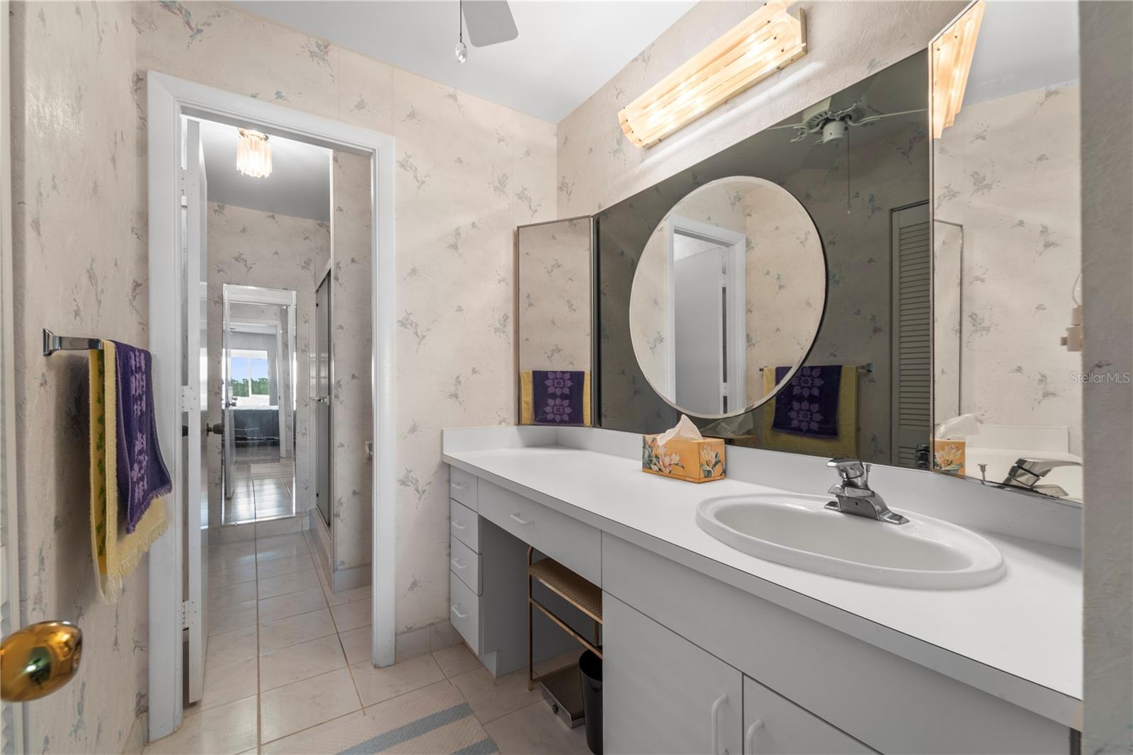 HARBOUR CLUB CONDO 2 - Residential