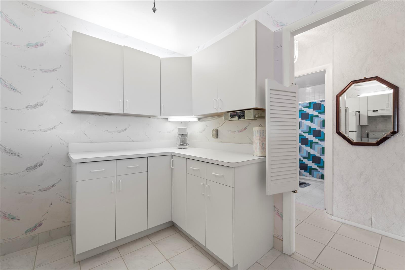 HARBOUR CLUB CONDO 2 - Residential