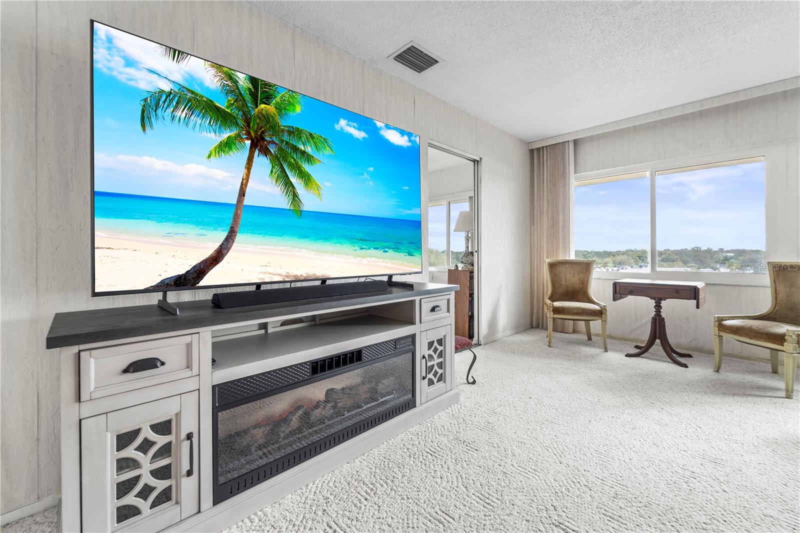 HARBOUR CLUB CONDO 2 - Residential