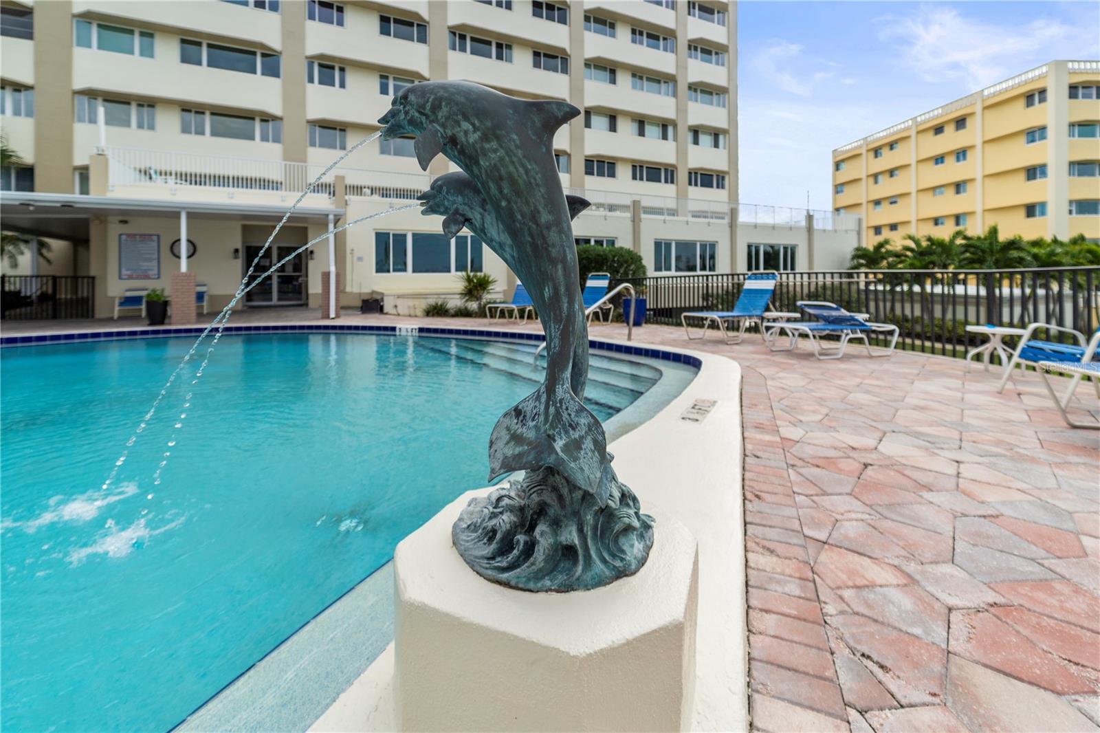 HARBOUR CLUB CONDO 2 - Residential