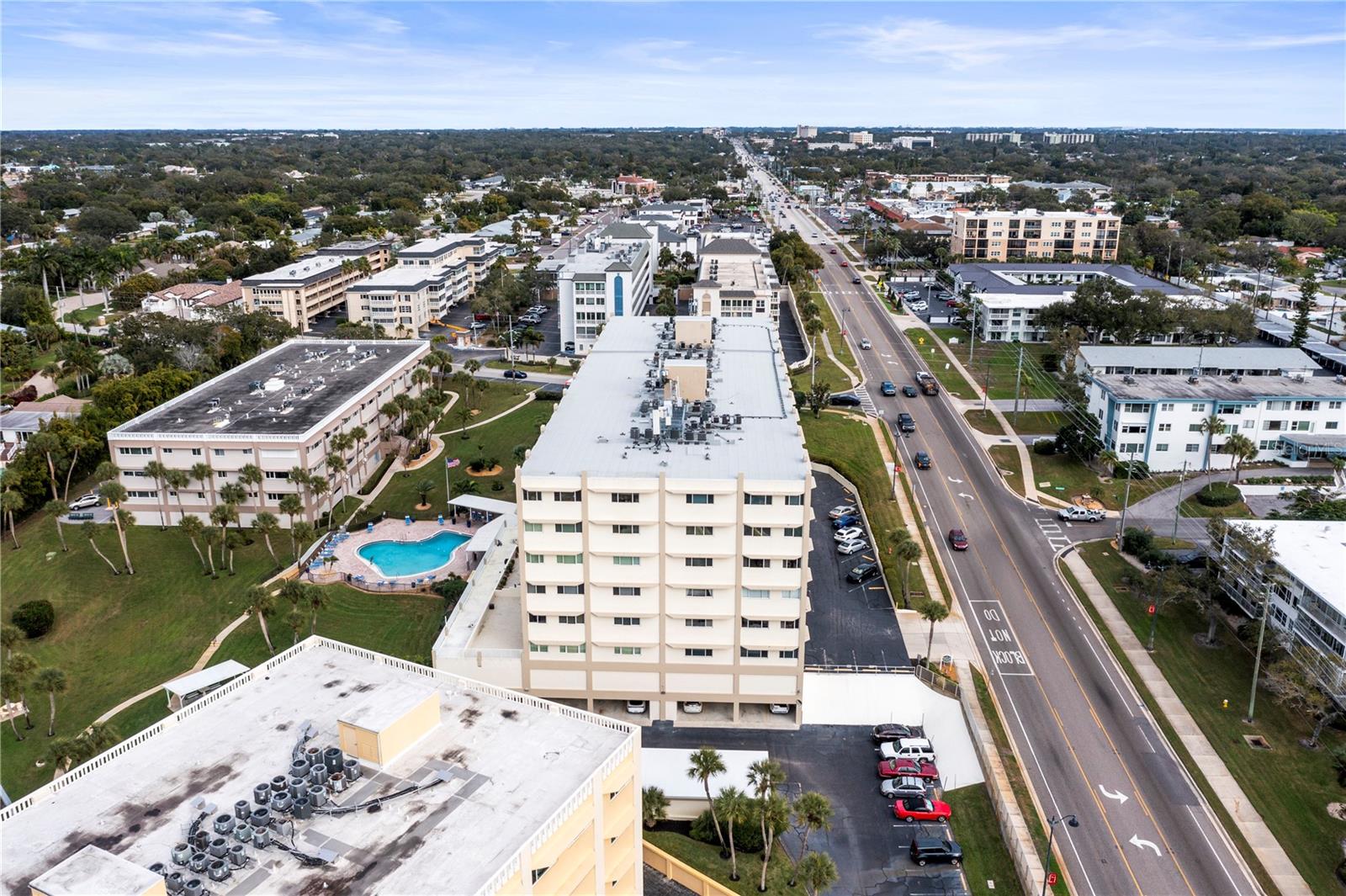 HARBOUR CLUB CONDO 2 - Residential