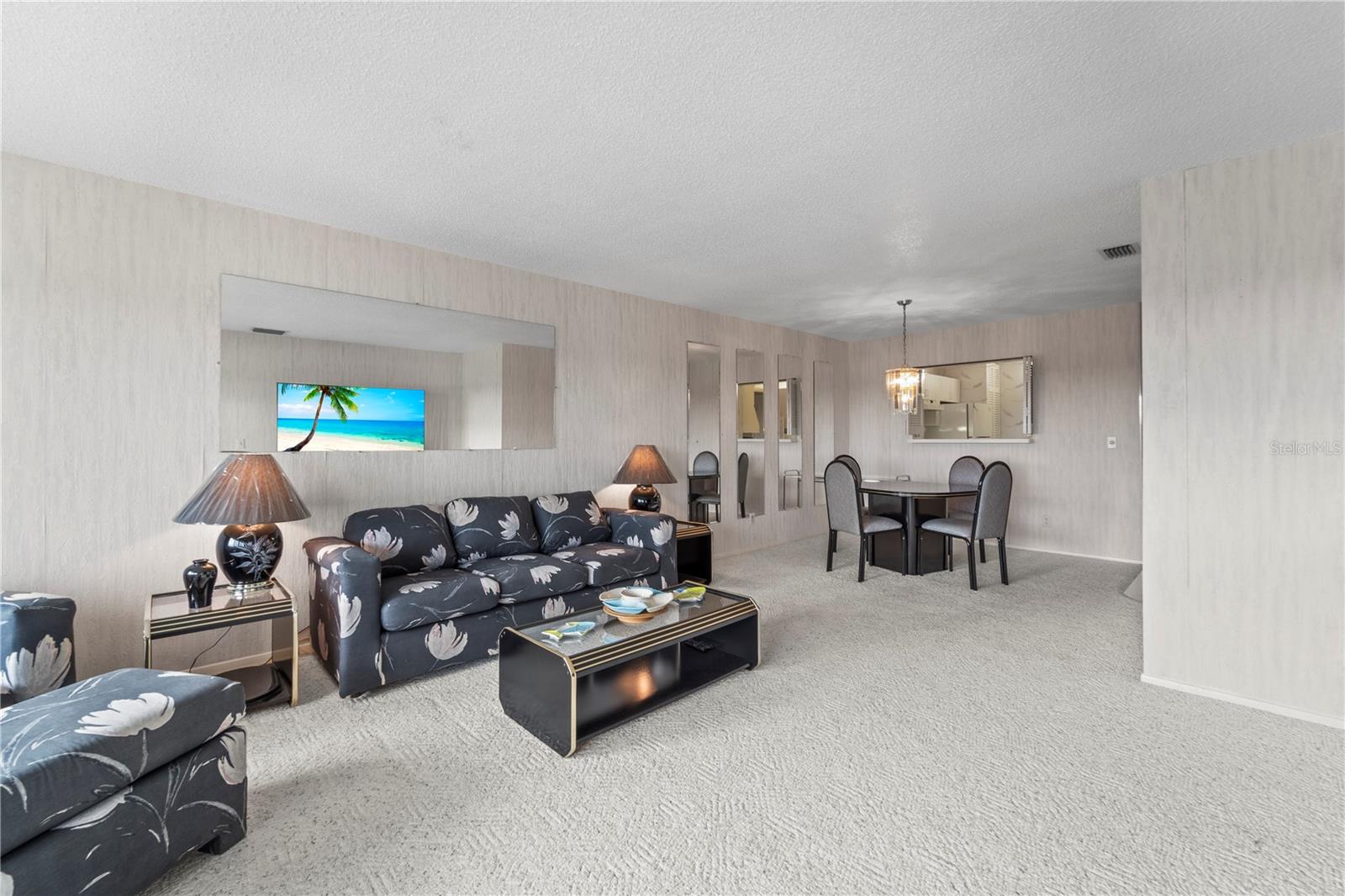 HARBOUR CLUB CONDO 2 - Residential