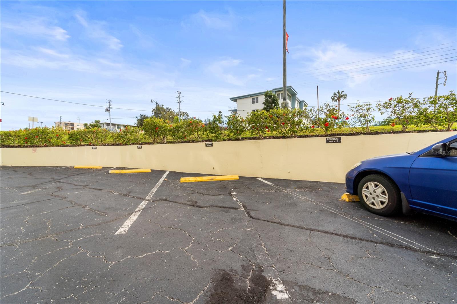 HARBOUR CLUB CONDO 2 - Residential